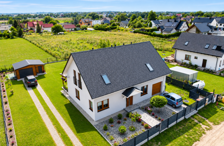 Duży energooszczędny dom pod Gdańskiem, 3 sypialnie, 2 łazienki, salon, balkon, ogród.